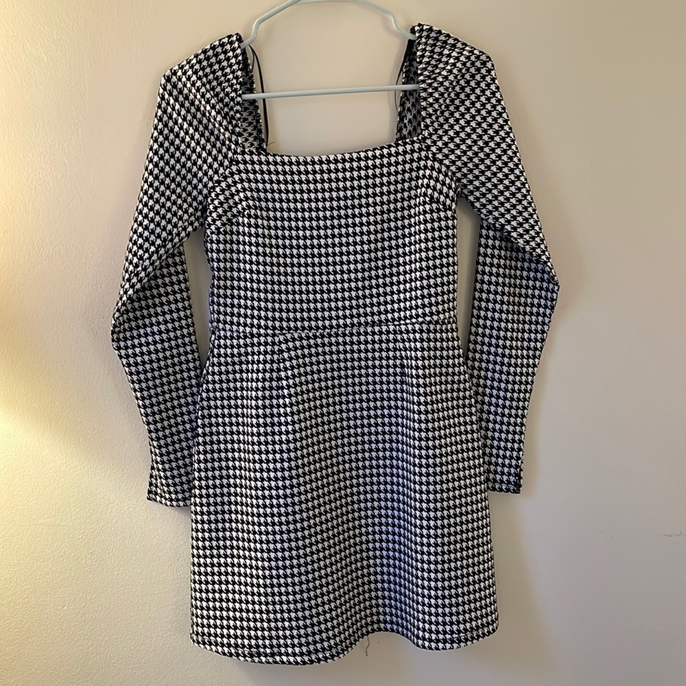 Retro long sleeve dress